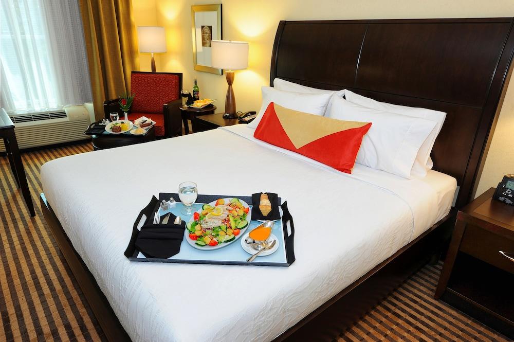 Hilton Garden Inn Columbia/Northeast Экстерьер фото
