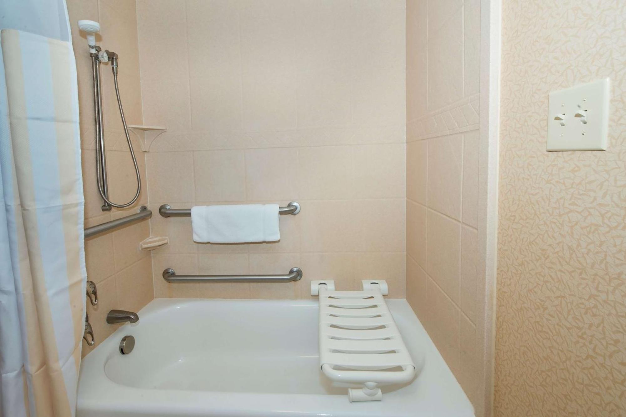 Hilton Garden Inn Columbia/Northeast Экстерьер фото